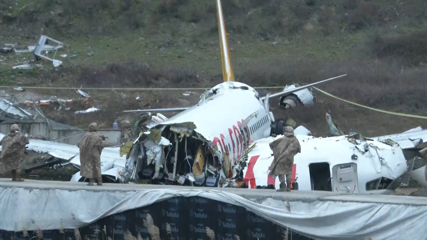 Крушение боинга в перми 2008. Боинг 737 пермь катастрофа. Катастрофа боинг 737 в перми 2008. Боинг 737 пермь катастрофа. Катастрофа boeing 737 в перми.