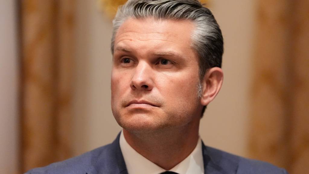 ARCHIV - Pentagon-Chef Pete Hegseth im Kabinettssaal des Weißen Hauses. Foto: Alex Brandon/AP/dpa