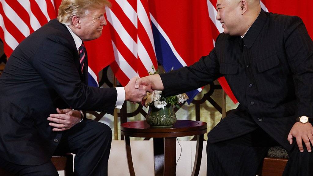 US-Präsident Donald Trump schenkt dem Diktator Nordkoreas weiterhin sein Vertrauen, auch wenn das jüngste Treffen mit Kim Jong Un nicht so erfolgreich über die Bühne gegangen ist. (Archivbild)