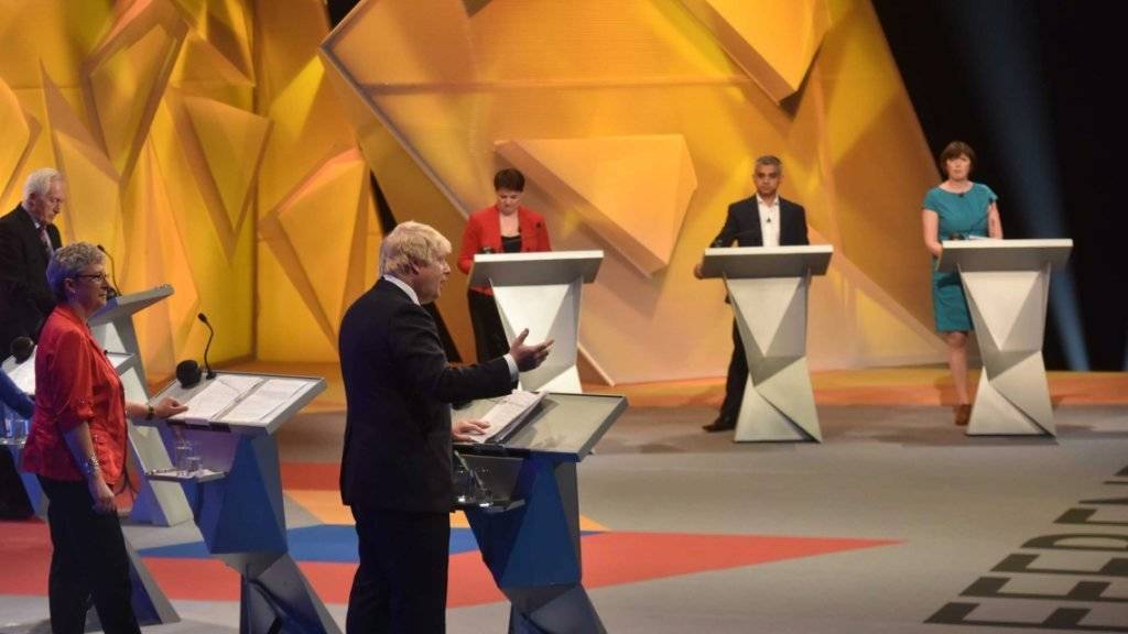 Pro und Contra Brexit: Gesprächsteilnehmer um den Londoner Bürgermeister Sadiq Khan (Zweiter von rechts) bei der TV-Debatte in der Wembley Arena.