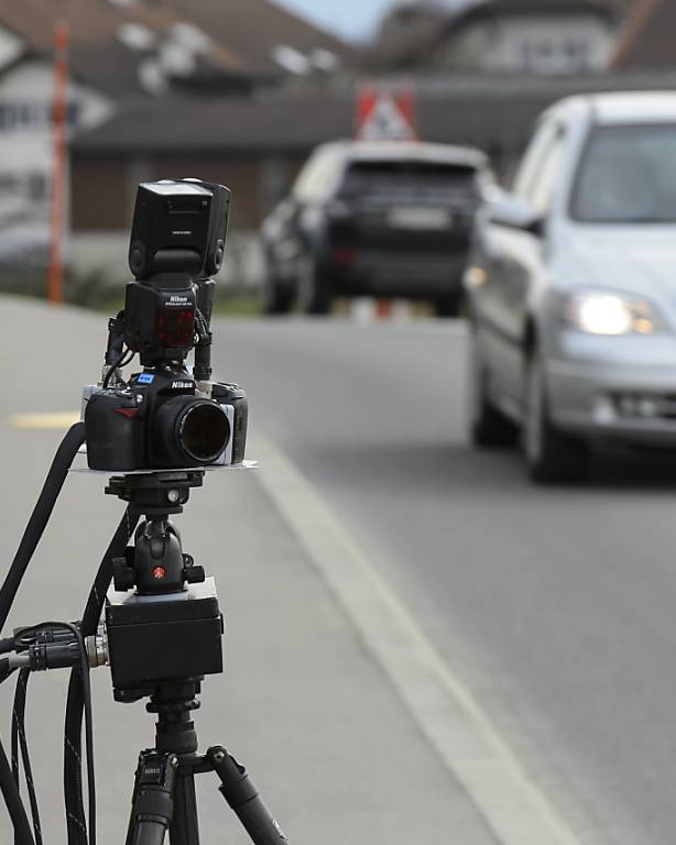 Mit 123 km/h und 125 km/h auf der Staffelegg: Polizei erwischt Schnellfahrer