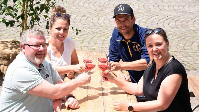 Märitgass-Restaurants spannen zusammen für den «längscht Tisch vo Langethau»
