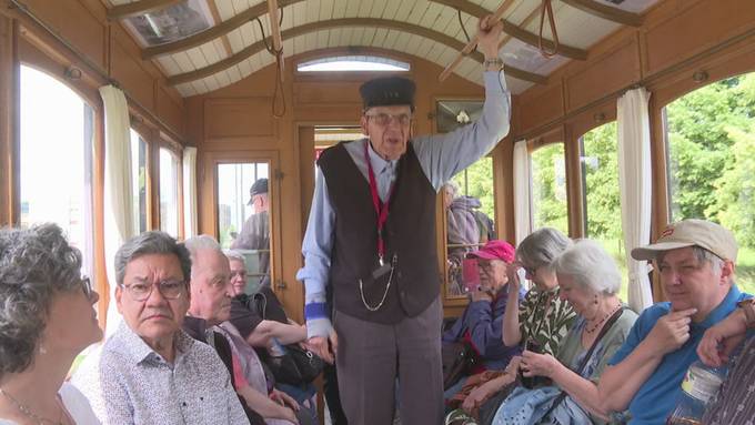 Eine Fahrt mit dem historischen Dampftram nach Worb