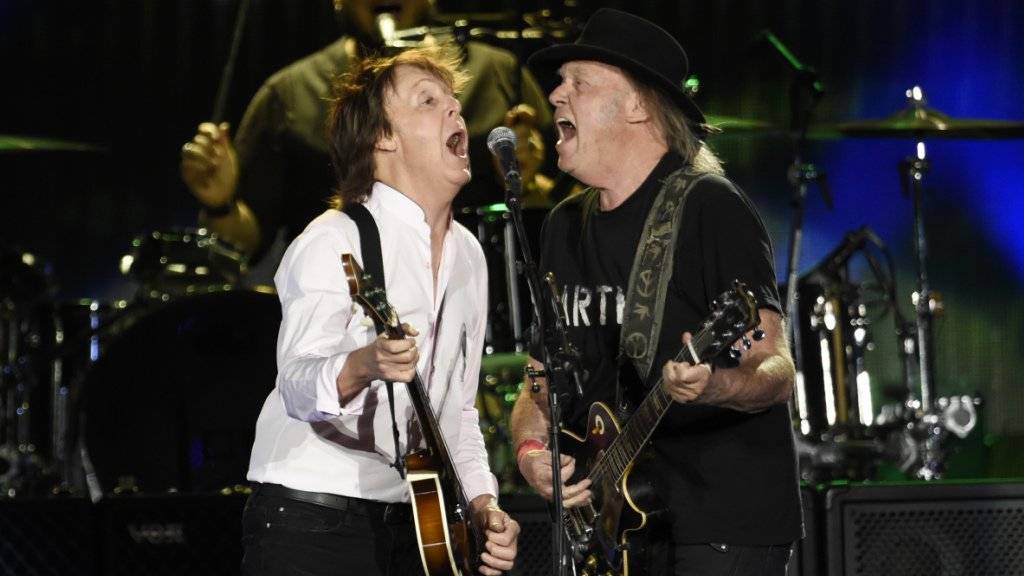 Paul McCartney und Neil Young vereint am Desert Trip Festival im kalifornischen Indio.