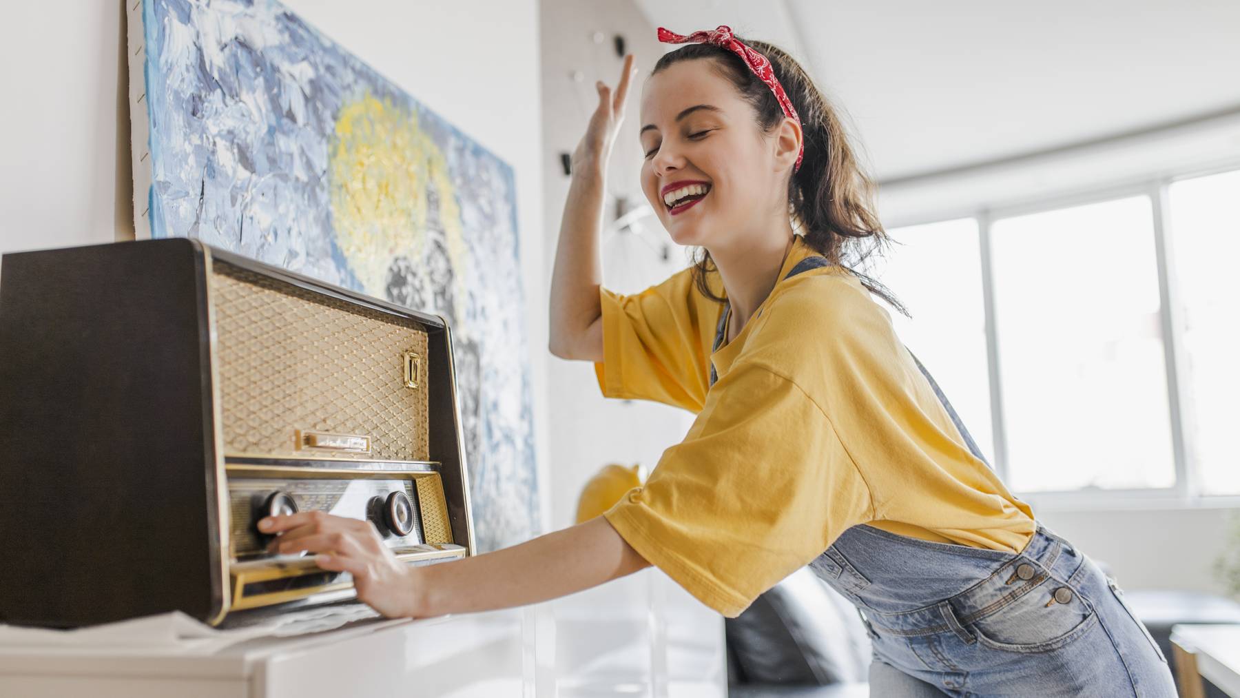 Lass uns 100 Jahre Schweizer Radio feiern.