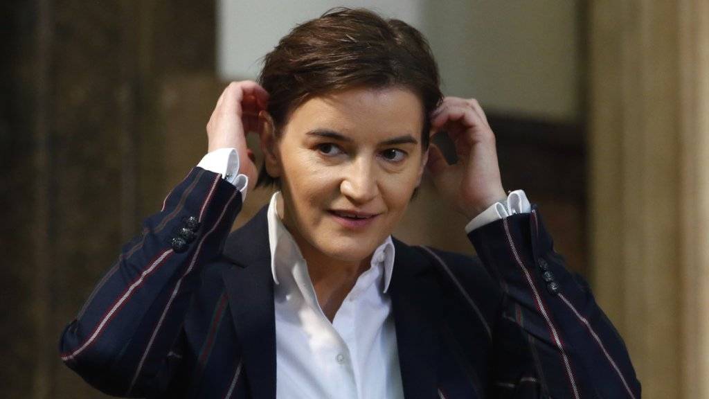 Die serbische Premierministerin Ana Brnabic und ihre Lebensgefährtin freuen sich über Nachwuchs: Die Lebensgefährtin von Brnabic hat am Mittwoch einen Sohn zur Welt gebracht. (Archivbild)