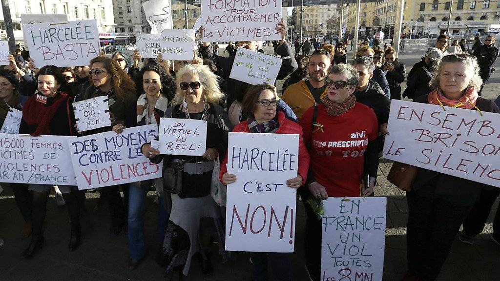 «#MeToo» (Ich auch): In mehreren französischen Grossstädten wie Marseille gingen am Sonntag vorwiegend Frauen auf die Strasse, um gegen sexuellen Missbrauch zu demonstrieren.