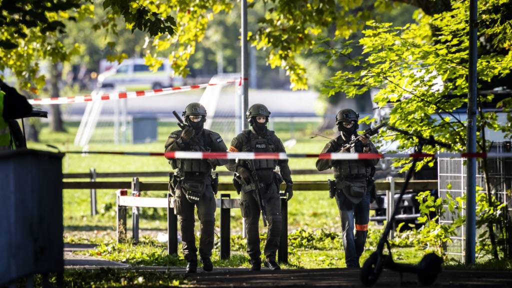 Nach den Schüssen beim «Aarauer Rave» mit einem Todesopfer und fünf Verletzten informieren am Abend die Aargauer Behörden.