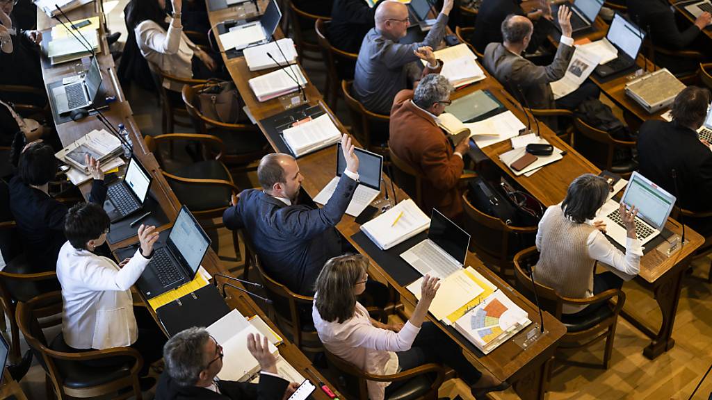 Die Mehrheit des St. Galler Kantonsrats hat zwei SVP-Motionen abgelehnt, die die Hürden für Windkraftanlagen erhöht hätten. (Archivbild)