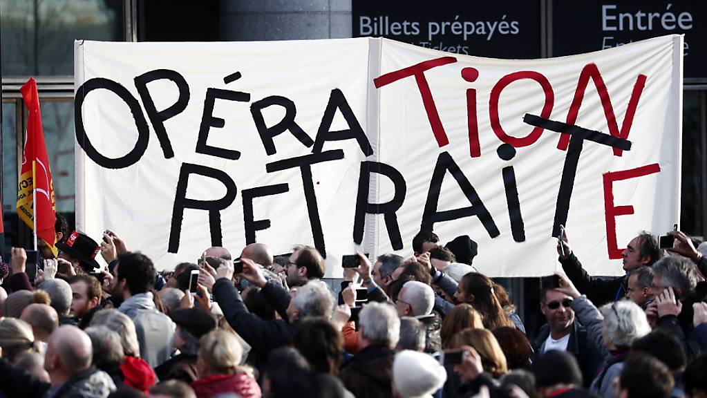 Streiks lähmen Frankreich auch zu Weihnachten FM1Today
