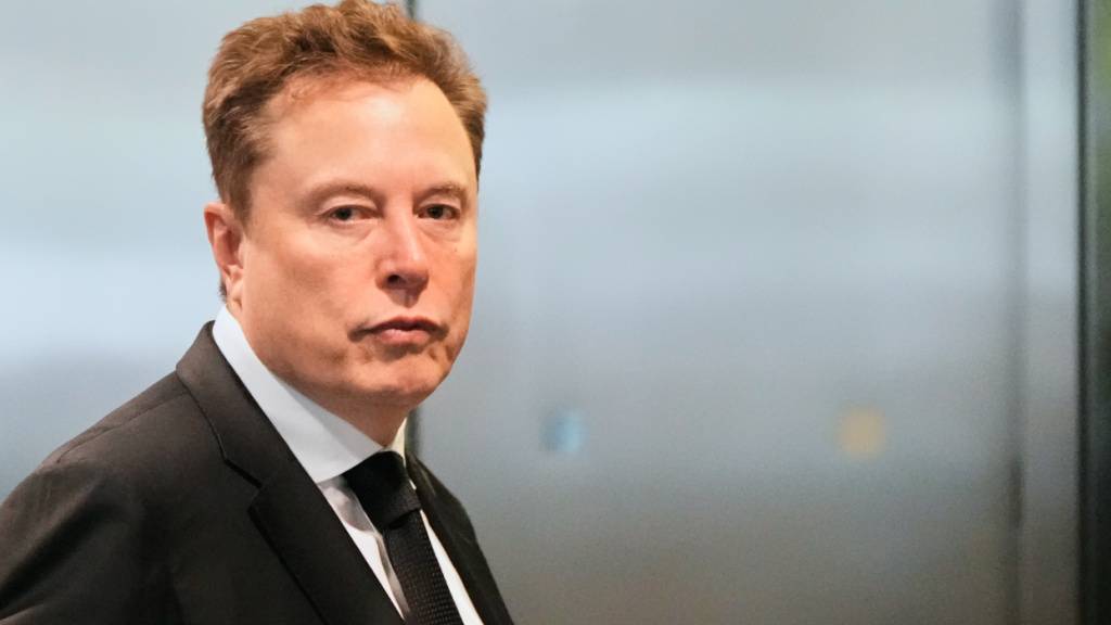 Elon Musk beschimpfte die KI-Firma Anthropic noch vor wenigen Monaten als «böse». Doch jetzt gewährt er Anthropic – einem direkten Konkurrenten – Zugang zu einem riesigen Rechenzentrum. (Archivbild)