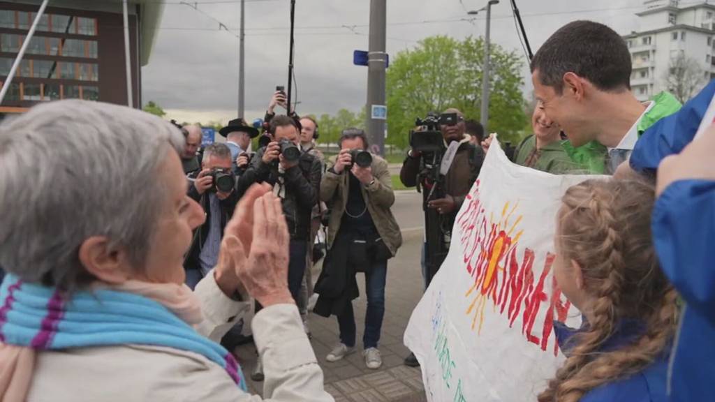 Die Schweiz verletzt Menschenrechte: Historischer Sieg für Klimaseniorinnen