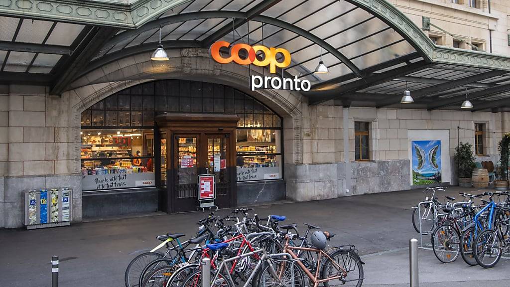 Die Coop Pronto-Geschäfte werden auch künftig nach dem bisherigen Konzept im Franchise-System betrieben. (Archivbild)