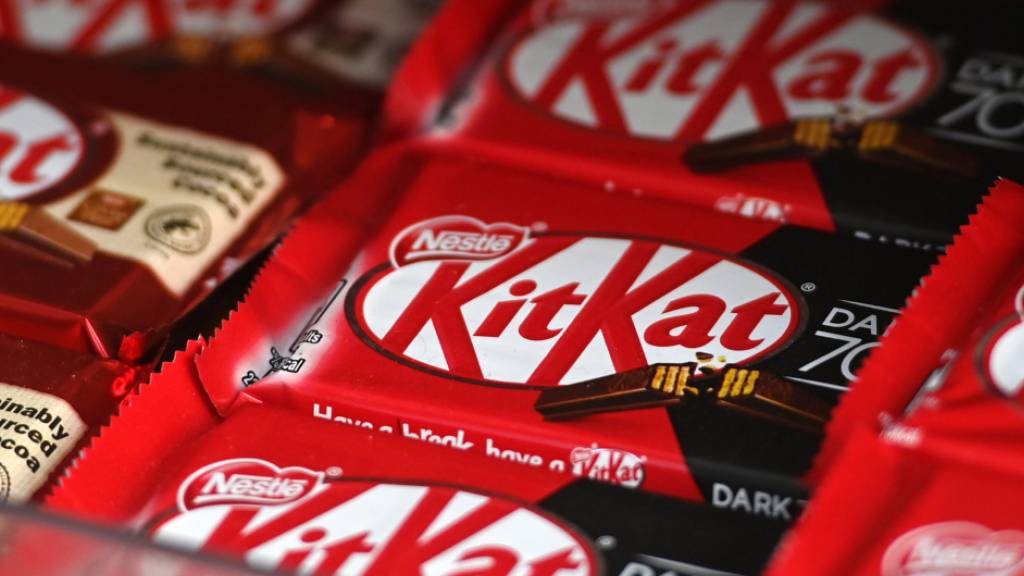 Nestlé erhöht die Preise weniger stark als zuvor: KitKat ist eine bekannte Marke des Schweizer Nahrungsriesen (Archivbild).