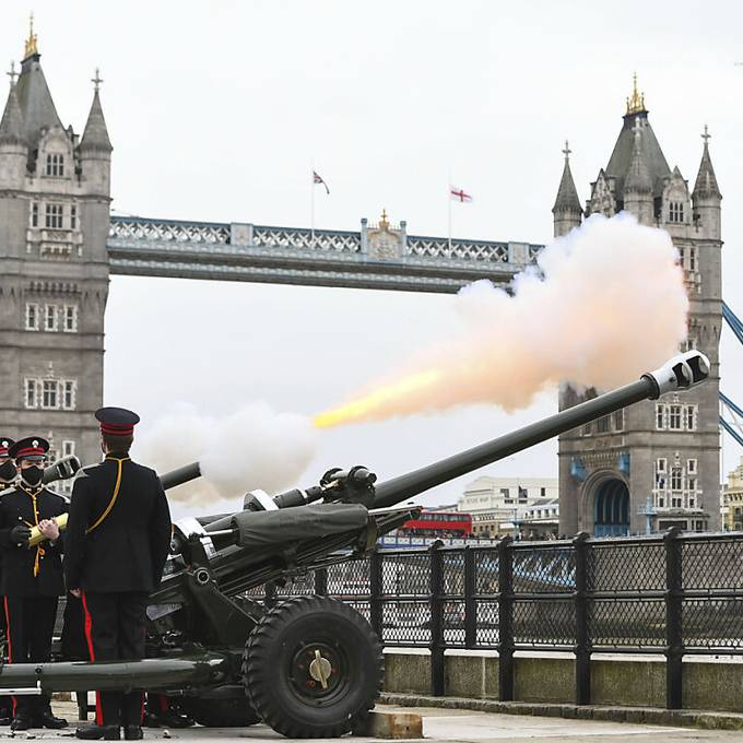 Tränen und Kanonendonner: Briten nehmen Abschied von Prinz Philip