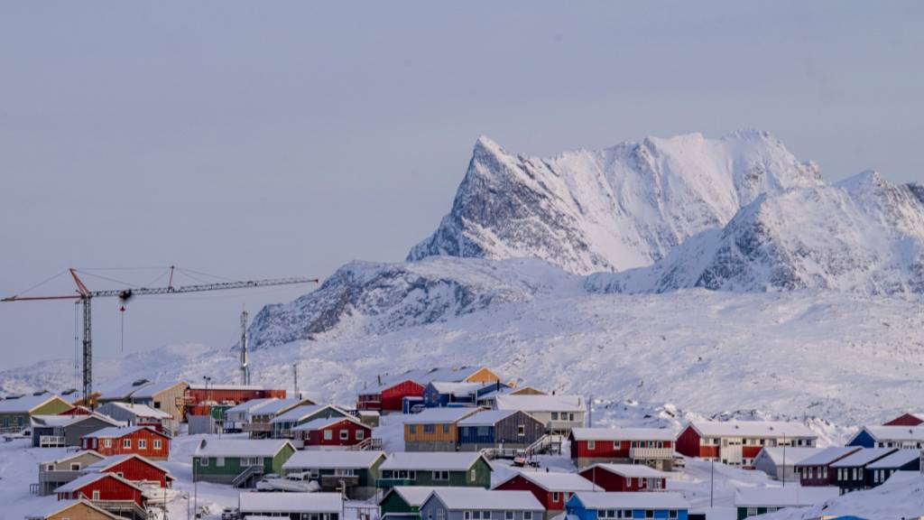 Übersicht über eine Gemeinde in Nuuk. Foto: Christinne Muschi/The Canadian Press/AP/dpa