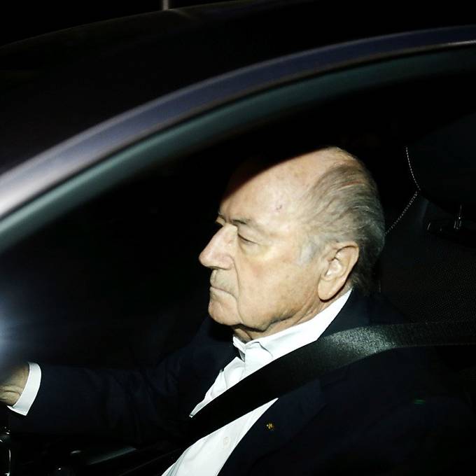 Blatter liegt im Spital