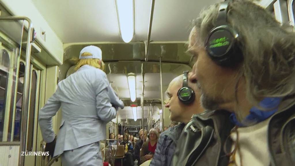 Tram als fahrende Bühne: Gaunerkomödie mal anders