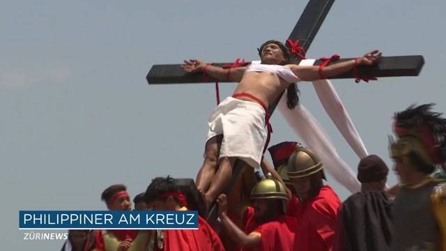 Gläubige lassen sich ans Kreuz nageln