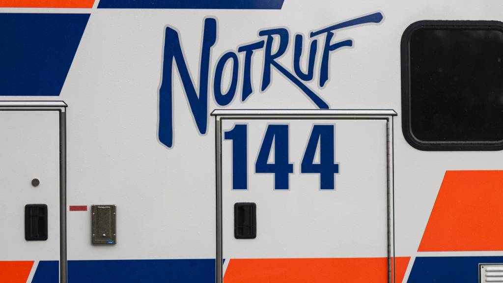 Ein 72-Jähriger wurde am Dienstag bei einem Brand in Zürich-Höngg schwer verletzt. (Symbolbild)