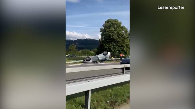 Auto landet in Schönbühl auf dem Dach – keine Schwerverletzten