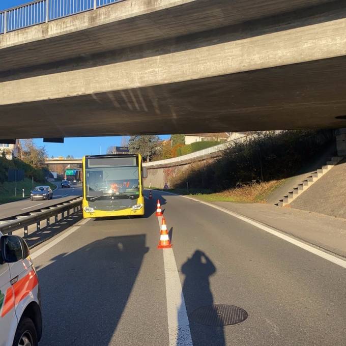 Busfahrer wird in Schaffhausen wegen Sonne zum Geisterfahrer