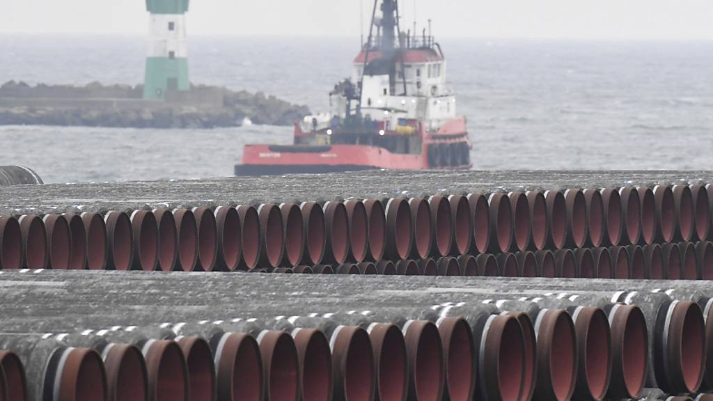 Das deutsche Bundesamt für Seeschifffahrt und Hydrographie (BSH) hat den sofortigen Weiterbau der umstrittenen Ostsee-Gaspipeline Nord Stream 2 in deutschen Gewässern genehmigt. (Archivbild)