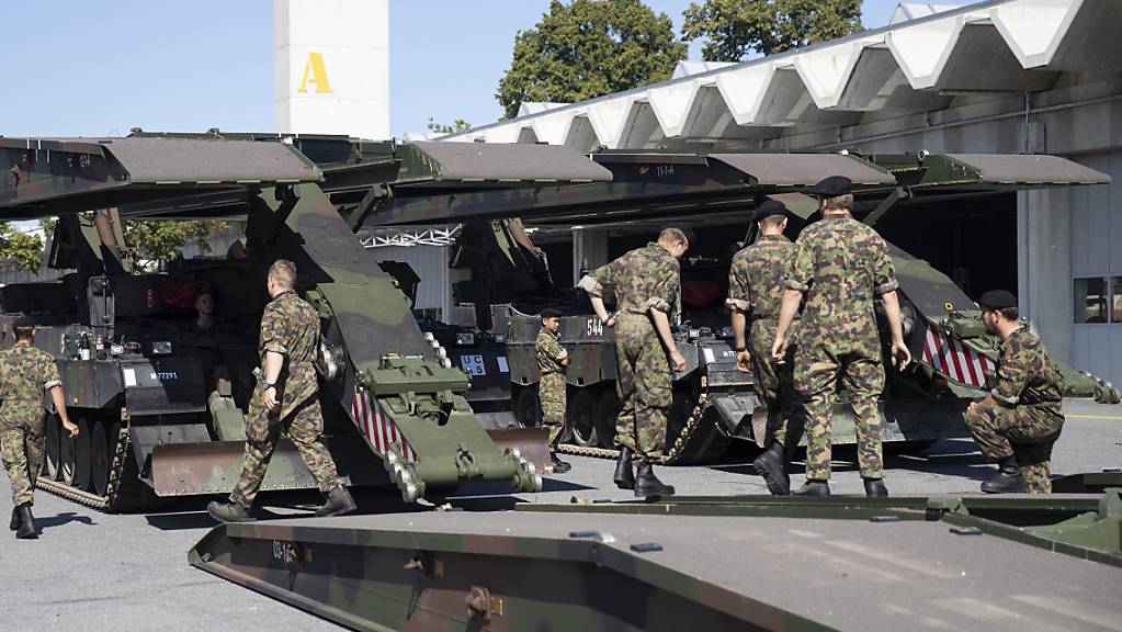 Die Sicherheitspolitische Kommission des Nationalrats (SIK-N) will das Budget der Armee erhöhen, auf rund 7 Milliarden Franken bis spätestens im Jahr 2030. (Archivbild)