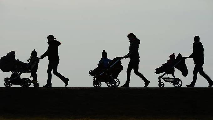Schweizer Eltern haben immer weniger Zeit für ihre Kinder