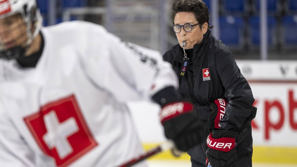 Erstes Spiel für die neue Nationaltrainerin Shannon Miller