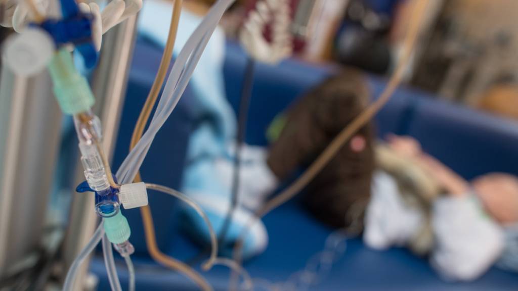 Aufgrund der immer älter werdenden Bevölkerung wird die Zahl der Krebsneuerkrankungen laut einer Studie stark steigen. (Archivbild)