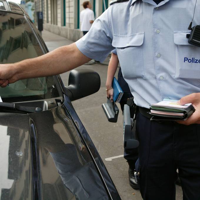 Kantonspolizei Zürich erhält Bussen-Verbot für Uber ohne Plakette
