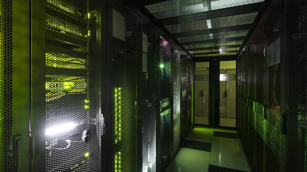 Der Schaffhauser Kantonsrat hat zwei Motionen zur Energieplanung und zum Strom Grossverbraucher-Artikel nicht überwiesen. Diese wollten unter anderem, dass Abwärme besser genutzt wird. Hier im Bild ein Rechenzentrum. (Symbolbild)