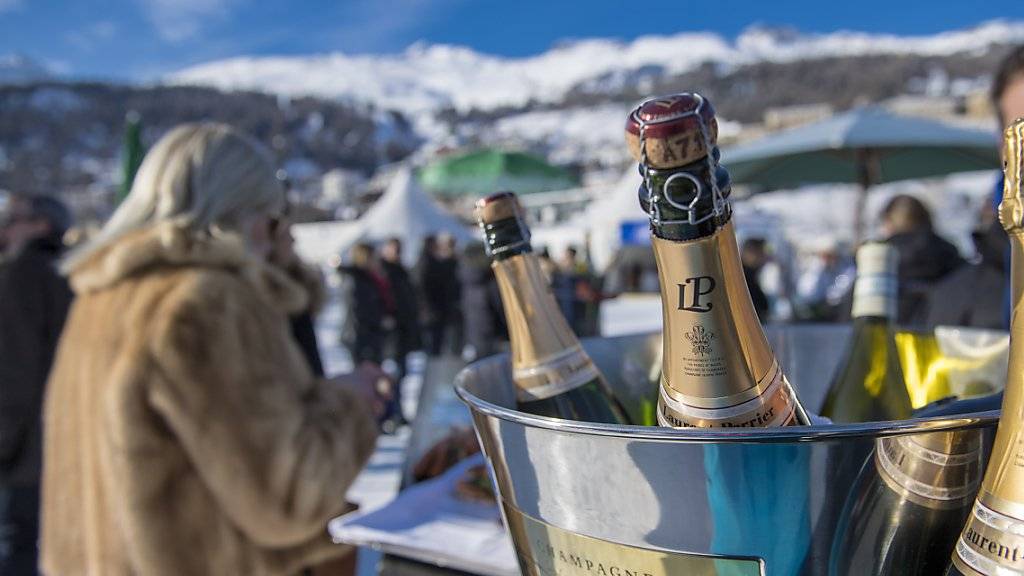 Da fliesst der Champagner: Die Schweiz ist bei der Zahl an Millionären weltweit ganz weit oben (Symbolbild).