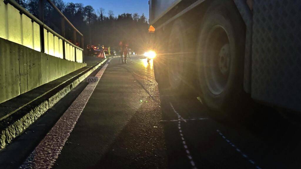 Bei einem Unfall in Wetzikon wurde ein Fussgängerin angefahren.