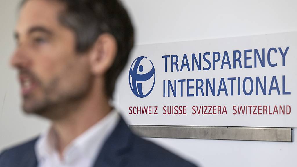 Laut einer von Transparency International Schweiz in Auftrag gegebenen Umfrage sind mehr als die Hälfte der Schweizer Unternehmen im Rahmen ihrer Geschäftstätigkeit im Ausland mit Bestechungsforderungen konfrontiert (Archiv).