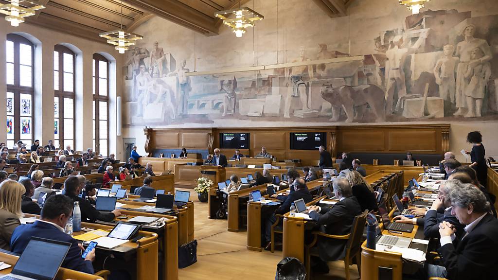 Der Grosse Rat will die Effizienzgewinne einer neuen Software mit einem Stellenabbau in der Verwaltung kompensieren. (Archivbild)