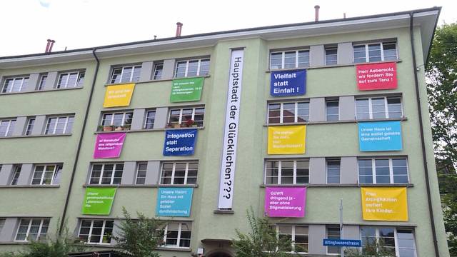 Breitsch-Bewohner wehren sich mit kreativer Plakataktion