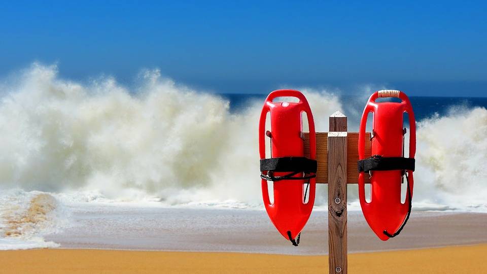 Nicole und die Baywatch-Boje