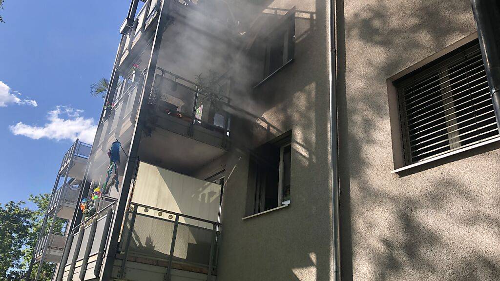 Bei einem Brand in einem Mehrfamilienhaus in Kreuzlingen TG ist am Pfingstsonntag Sachschaden in der Höhe von mehreren zehntausend Franken entstanden.
