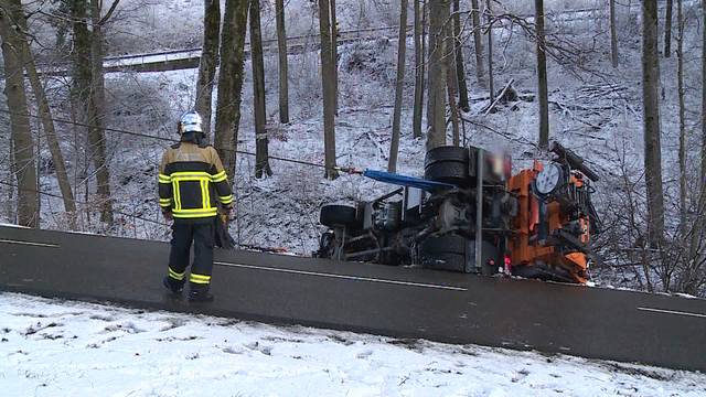 Erneuter Unfall mit Salzwagen