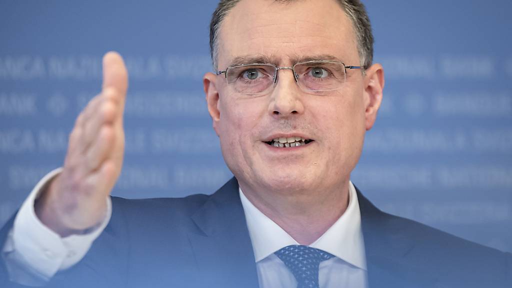 Die Schweizerische Nationalbank (SNB) unter ihrem Chef Thomas Jordan dürfte auch im dritten Quartal 2023 rote Zahlen geschrieben haben. Die Ökonomen der UBS erwarten ein Minus zwischen 5 und 10 Milliarden Franken. (Archivbild)