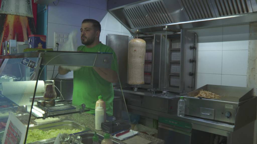 Spendenbilanz: Kebab-Einnahmen für Erdbebenopfer