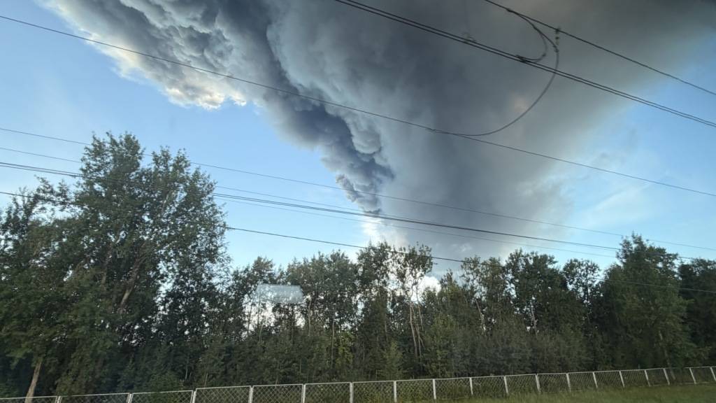 ARCHIV - Rauch nach einem Drohnenangriff in Russland. Foto: --/dpa/Archivbild