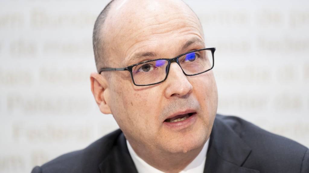 Finma-Direktor Stefan Walter will das Geschäft von kleinen Schweizer Banken nicht zu stark regulieren. Denn diese seien meist weniger komplex aufgestellt und zudem eine wichtige Stütze für den hiesigen Finanzplatz.(Archivbild)