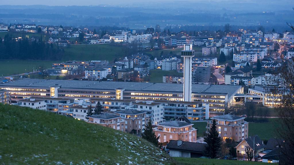Die Luzerner Vorortsgemeinde Ebikon befindet sich finanziell in einer schwierigen Lage. (Archivaufnahme)