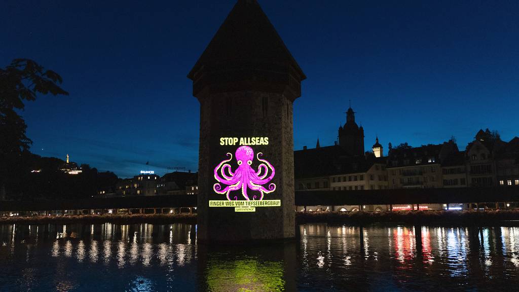 Greenpeace protestiert mit unbewilligter Aktion am Wasserturm gegen Tiefseebergbau