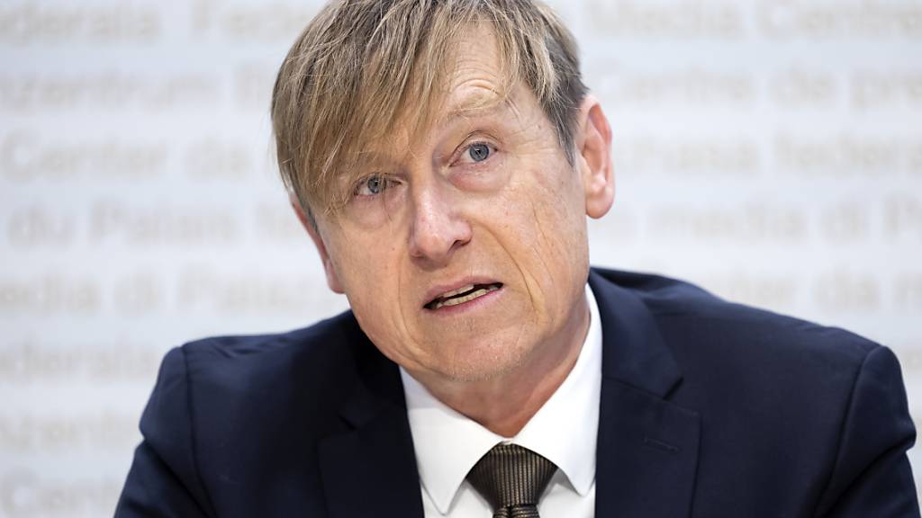 Preisüberwacher Stefan Meierhans führt im September in Bern mit Konsumentenschutz-Organisationen einen Kaufkraftgipfel durch. «Wir müssen das Wettbewerbsrecht neu gestalten.» (Archivbild)