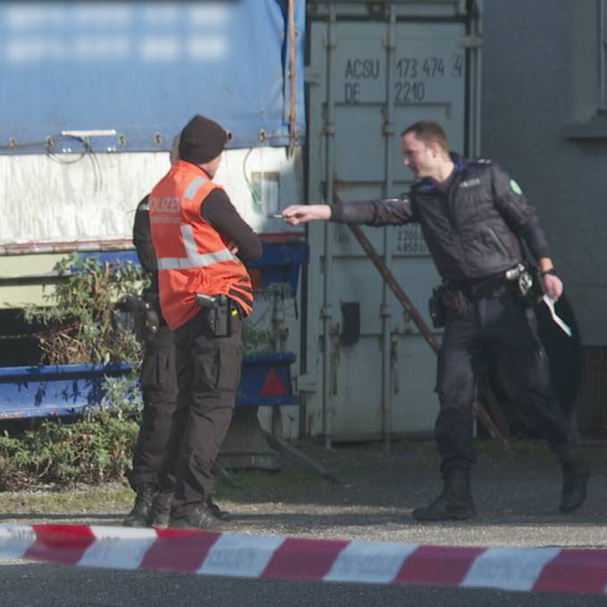 Update Tötungsdelikt Rebstein: Polizei sucht zwei Personen mit Kickboard