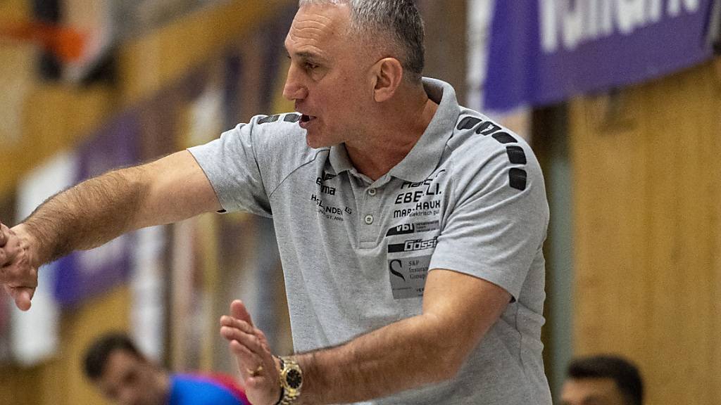 Der Krienser Trainer Goran Perkovac hat in dieser Saison noch nicht die richtigen Lösungen gefunden (Archivbild)